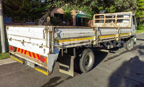 Acheter Occasion Utilitaire Hino 300 Blanc à Beitbridge, Matabeleland South Acheter Occasion Utilitaire Hino 300 Blanc à Beitbridge, Matabeleland South