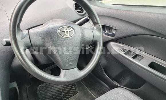 Acheter Occasion Voiture Toyota Yaris Bleu à Beitbridge, Matabeleland South Acheter Occasion Voiture Toyota Yaris Bleu à Beitbridge, Matabeleland South