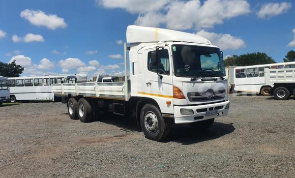 Buy Used Hino Ranger White Truck in Harare in Harare Buy Used Hino Ranger White Truck in Harare in Harare