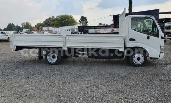 Buy Used Toyota Dyna White Car in Harare in Harare Buy Used Toyota Dyna White Car in Harare in Harare