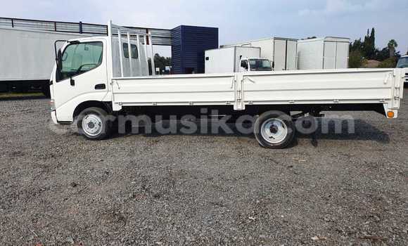 Buy Used Toyota Dyna White Car in Harare in Harare Buy Used Toyota Dyna White Car in Harare in Harare