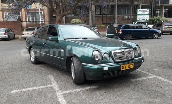 Buy Used Mercedes‒Benz E-Class Green Car in Alexandra Park in Harare Buy Used Mercedes‒Benz E-Class Green Car in Alexandra Park in Harare