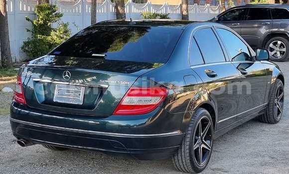 Acheter Occasion Voiture Mercedes‒Benz C–Class Vert à Harare, Harare Acheter Occasion Voiture Mercedes‒Benz C–Class Vert à Harare, Harare