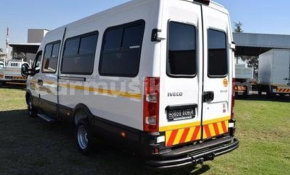Buy Used IVECO Massif White Car in Beitbridge in Matabeleland South Buy Used IVECO Massif White Car in Beitbridge in Matabeleland South