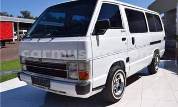 Buy Used Toyota Hiace White Car in Beitbridge in Matabeleland South Buy Used Toyota Hiace White Car in Beitbridge in Matabeleland South