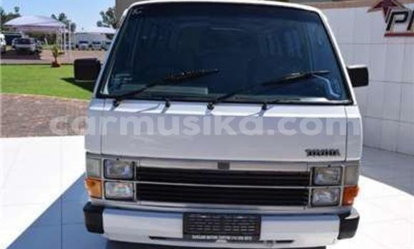 Buy Used Toyota Hiace White Car in Beitbridge in Matabeleland South Buy Used Toyota Hiace White Car in Beitbridge in Matabeleland South