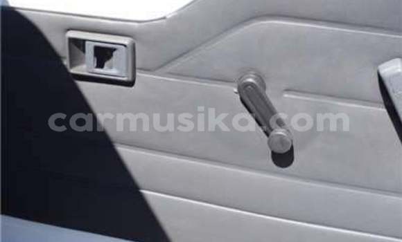 Buy Used Toyota Hiace White Car in Beitbridge in Matabeleland South Buy Used Toyota Hiace White Car in Beitbridge in Matabeleland South