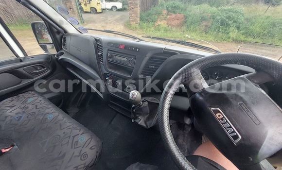Acheter Occasion Voiture IVECO Massif Blanc à Beitbridge, Matabeleland South Acheter Occasion Voiture IVECO Massif Blanc à Beitbridge, Matabeleland South