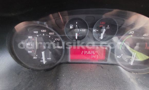 Acheter Occasion Voiture IVECO Massif Blanc à Beitbridge, Matabeleland South Acheter Occasion Voiture IVECO Massif Blanc à Beitbridge, Matabeleland South