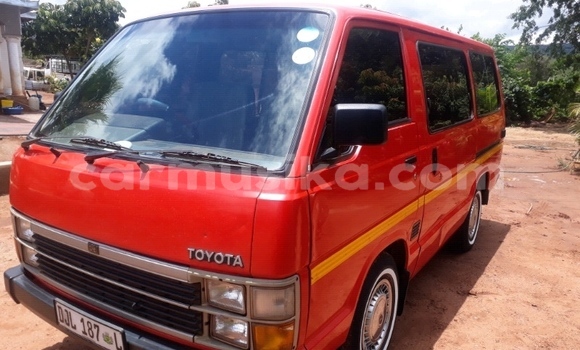 Tenga Tsaru Toyota Hiace Tsvuku Mota in Beitbridge in Matabeleland South Tenga Tsaru Toyota Hiace Tsvuku Mota in Beitbridge in Matabeleland South