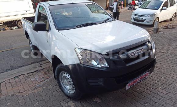 Buy Used Isuzu KB White Car in Beitbridge in Matabeleland South