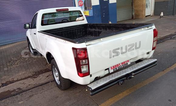 Buy Used Isuzu KB White Car in Beitbridge in Matabeleland South Buy Used Isuzu KB White Car in Beitbridge in Matabeleland South
