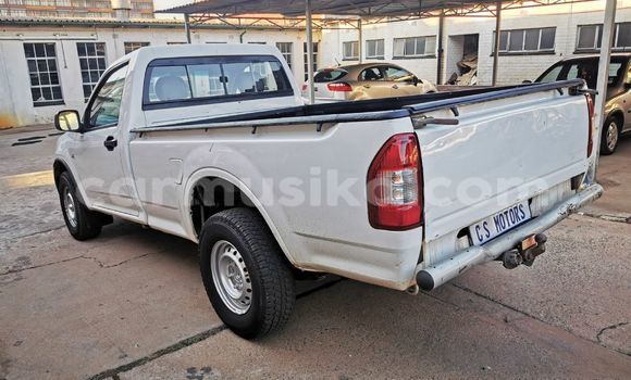 Nunua Ilio tumika Isuzu KB Nyeupe Gari ndani ya Beitbridge nchini Matabeleland Kusini