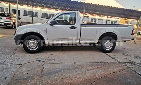 Acheter Occasion Voiture Isuzu KB Blanc à Beitbridge, Matabeleland South Acheter Occasion Voiture Isuzu KB Blanc à Beitbridge, Matabeleland South