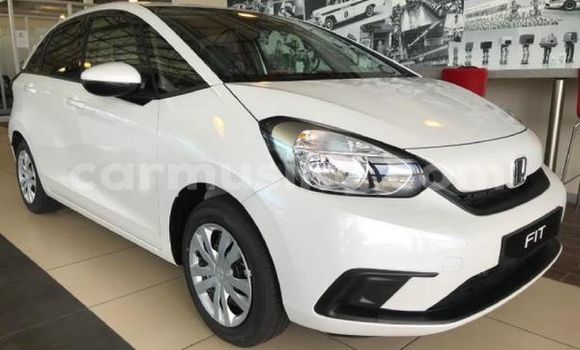 Acheter Occasion Voiture Honda Fit Blanc à Beitbridge, Matabeleland South Acheter Occasion Voiture Honda Fit Blanc à Beitbridge, Matabeleland South