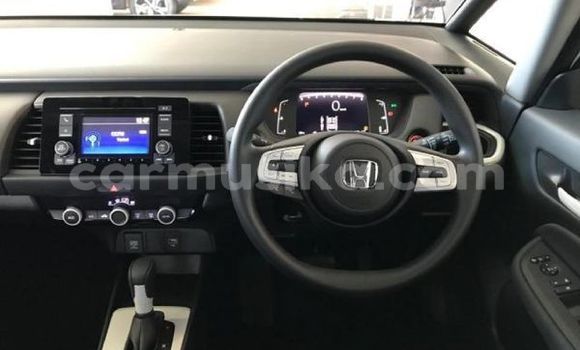 Acheter Occasion Voiture Honda Fit Blanc à Beitbridge, Matabeleland South Acheter Occasion Voiture Honda Fit Blanc à Beitbridge, Matabeleland South