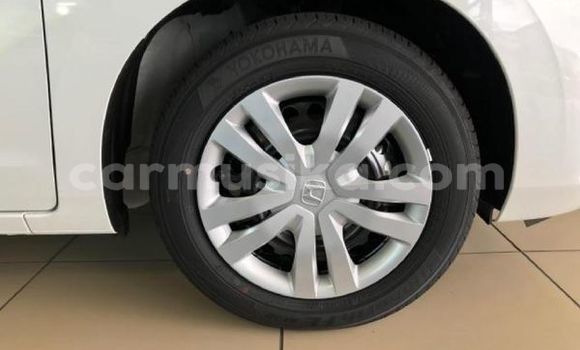 Acheter Occasion Voiture Honda Fit Blanc à Beitbridge, Matabeleland South Acheter Occasion Voiture Honda Fit Blanc à Beitbridge, Matabeleland South