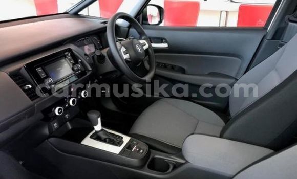 Acheter Occasion Voiture Honda Fit Blanc à Beitbridge, Matabeleland South Acheter Occasion Voiture Honda Fit Blanc à Beitbridge, Matabeleland South