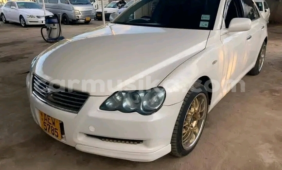 Nunua Ilio tumika Toyota Mark X Nyeupe Gari ndani ya Harare nchini Harare