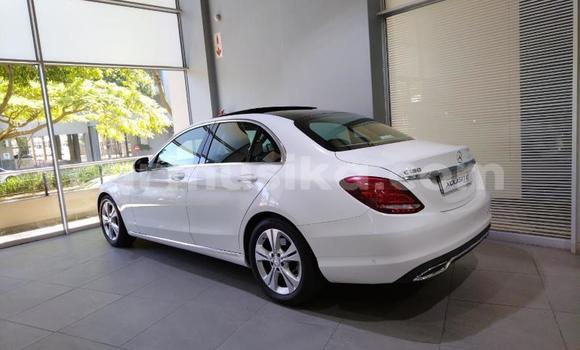 Buy Used Mercedes‒Benz C-klasse White Car in Beitbridge in Matabeleland South Buy Used Mercedes‒Benz C-klasse White Car in Beitbridge in Matabeleland South