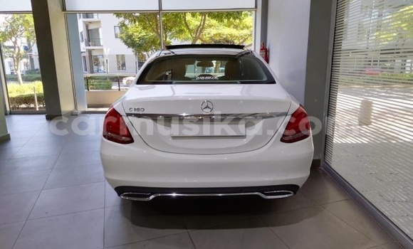 Buy Used Mercedes‒Benz C-klasse White Car in Beitbridge in Matabeleland South Buy Used Mercedes‒Benz C-klasse White Car in Beitbridge in Matabeleland South