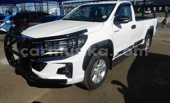 Nunua Ilio tumika Toyota Hilux Nyeupe Gari ndani ya Beitbridge nchini Matabeleland Kusini