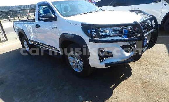 Acheter Occasion Voiture Toyota Hilux Blanc à Beitbridge, Matabeleland South Acheter Occasion Voiture Toyota Hilux Blanc à Beitbridge, Matabeleland South