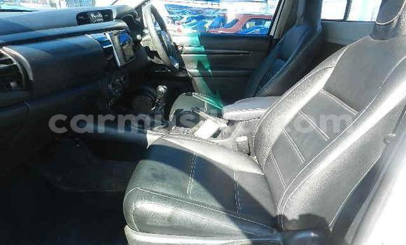 Acheter Occasion Voiture Toyota Hilux Blanc à Beitbridge, Matabeleland South Acheter Occasion Voiture Toyota Hilux Blanc à Beitbridge, Matabeleland South