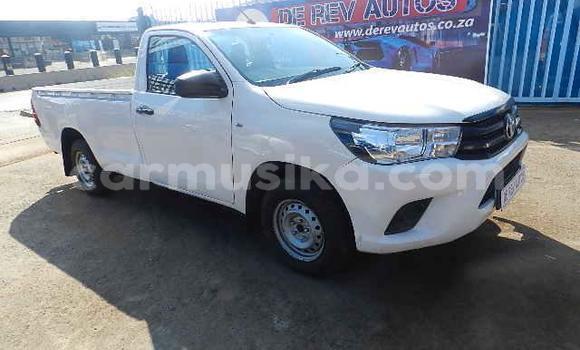 Acheter Occasion Voiture Toyota Hilux Blanc à Beitbridge, Matabeleland South Acheter Occasion Voiture Toyota Hilux Blanc à Beitbridge, Matabeleland South