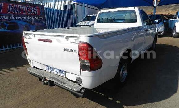 Acheter Occasion Voiture Toyota Hilux Blanc à Beitbridge, Matabeleland South Acheter Occasion Voiture Toyota Hilux Blanc à Beitbridge, Matabeleland South
