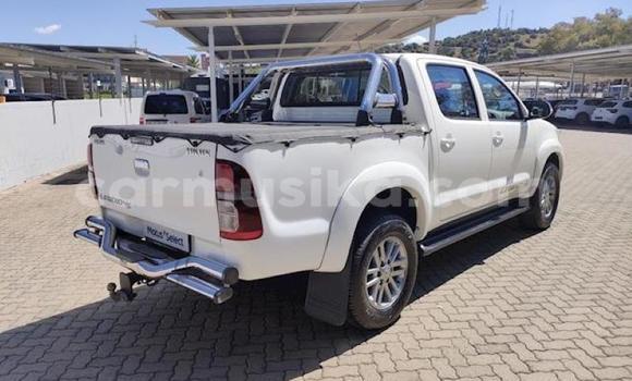 Nunua Ilio tumika Toyota Hilux Nyeupe Gari ndani ya Beitbridge nchini Matabeleland Kusini Nunua Ilio tumika Toyota Hilux Nyeupe Gari ndani ya Beitbridge nchini Matabeleland Kusini