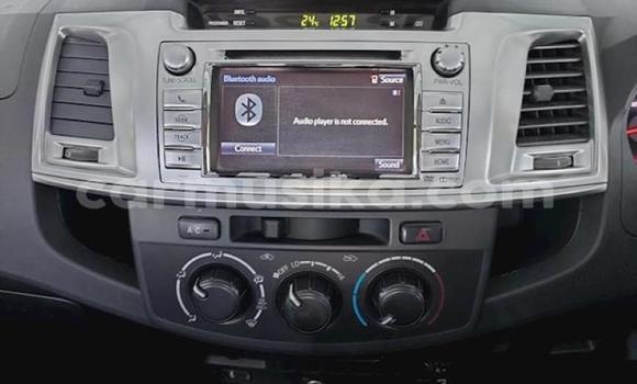 Nunua Ilio tumika Toyota Hilux Nyeupe Gari ndani ya Beitbridge nchini Matabeleland Kusini Nunua Ilio tumika Toyota Hilux Nyeupe Gari ndani ya Beitbridge nchini Matabeleland Kusini