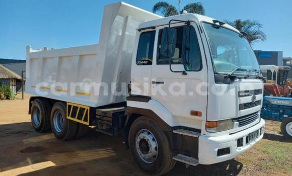 Acheter Occasion Utilitaire DAF CF Blanc à Beitbridge, Matabeleland South Acheter Occasion Utilitaire DAF CF Blanc à Beitbridge, Matabeleland South