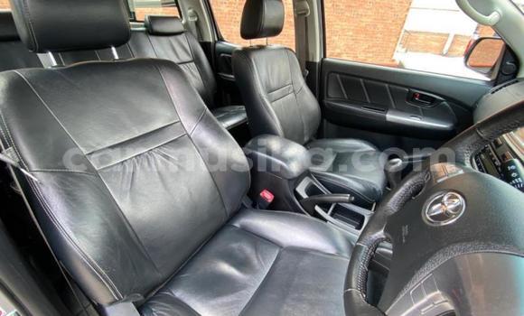 Nunua Ilio tumika Toyota Hilux Fedha Gari ndani ya Belvedere nchini Harare Nunua Ilio tumika Toyota Hilux Fedha Gari ndani ya Belvedere nchini Harare