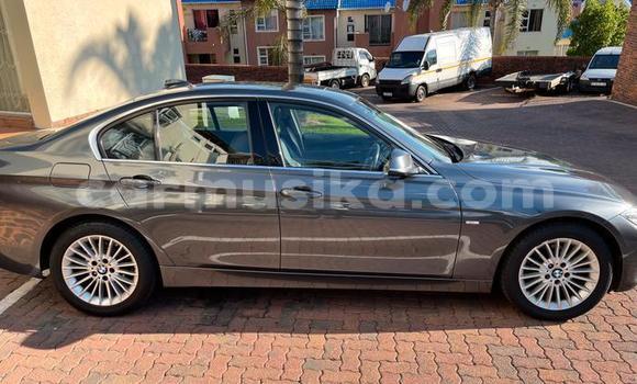 Acheter Occasion Voiture BMW 3–Series Gris à Beitbridge, Matabeleland South Acheter Occasion Voiture BMW 3–Series Gris à Beitbridge, Matabeleland South