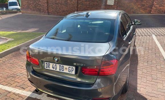 Acheter Occasion Voiture BMW 3–Series Gris à Beitbridge, Matabeleland South Acheter Occasion Voiture BMW 3–Series Gris à Beitbridge, Matabeleland South