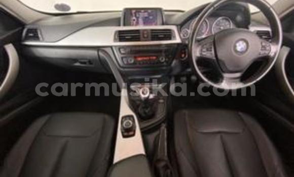 Acheter Occasion Voiture BMW 3–Series Rouge à Beitbridge, Matabeleland South Acheter Occasion Voiture BMW 3–Series Rouge à Beitbridge, Matabeleland South