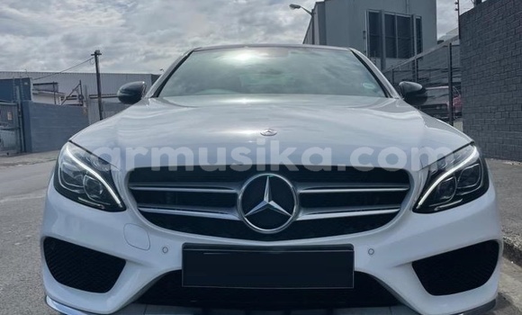 Nunua Ilio tumika Mercedes‒Benz C-klasse AMG Nyeupe Gari ndani ya Beitbridge nchini Matabeleland Kusini Nunua Ilio tumika Mercedes‒Benz C-klasse AMG Nyeupe Gari ndani ya Beitbridge nchini Matabeleland Kusini