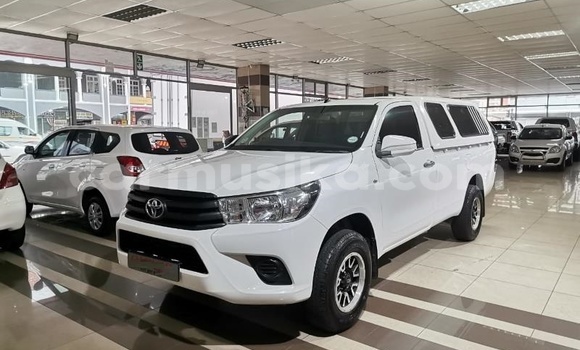 Tenga Tsaru Toyota Hilux Chena Mota in Beitbridge in Matabeleland South Tenga Tsaru Toyota Hilux Chena Mota in Beitbridge in Matabeleland South