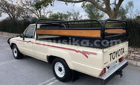 Tenga Tsaru Toyota Hilux Zvimwe Mota in Beitbridge in Matabeleland South Tenga Tsaru Toyota Hilux Zvimwe Mota in Beitbridge in Matabeleland South