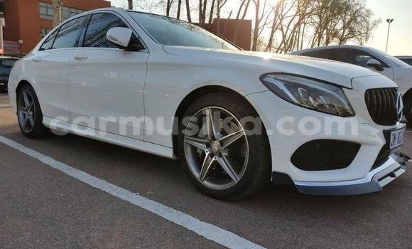 Buy Used Mercedes-Benz C250 coupe White Car in Beitbridge in Matabeleland South