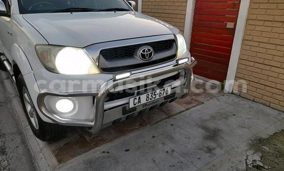 Buy Used Toyota Hilux White Car in Beitbridge in Matabeleland South Buy Used Toyota Hilux White Car in Beitbridge in Matabeleland South
