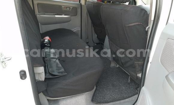 Buy Used Toyota Hilux White Car in Beitbridge in Matabeleland South Buy Used Toyota Hilux White Car in Beitbridge in Matabeleland South