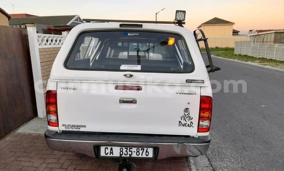 Buy Used Toyota Hilux White Car in Beitbridge in Matabeleland South Buy Used Toyota Hilux White Car in Beitbridge in Matabeleland South