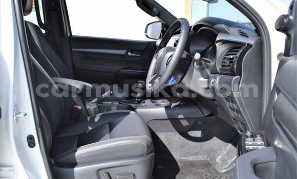Acheter Occasion Voiture Toyota Hiluxe VIGO Blanc à Beitbridge, Matabeleland South Acheter Occasion Voiture Toyota Hiluxe VIGO Blanc à Beitbridge, Matabeleland South