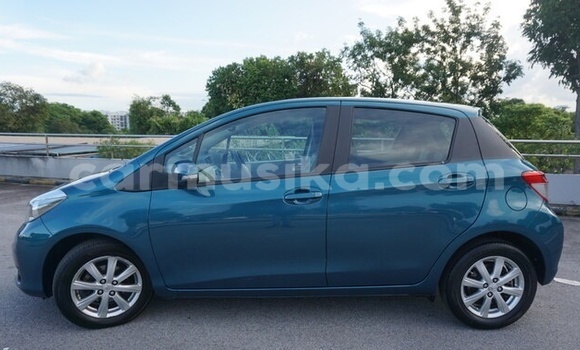 Buy Used Toyota Yaris Blue Car in Beitbridge in Matabeleland South Buy Used Toyota Yaris Blue Car in Beitbridge in Matabeleland South