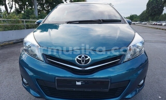 Buy Used Toyota Yaris Blue Car in Beitbridge in Matabeleland South Buy Used Toyota Yaris Blue Car in Beitbridge in Matabeleland South