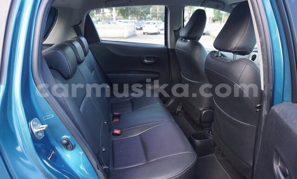 Buy Used Toyota Yaris Blue Car in Beitbridge in Matabeleland South Buy Used Toyota Yaris Blue Car in Beitbridge in Matabeleland South