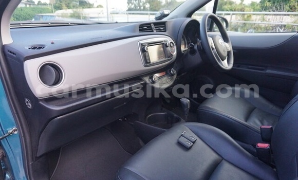 Buy Used Toyota Yaris Blue Car in Beitbridge in Matabeleland South Buy Used Toyota Yaris Blue Car in Beitbridge in Matabeleland South