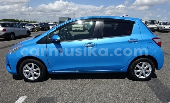Buy Used Toyota Vitz Blue Car in Beitbridge in Matabeleland South Buy Used Toyota Vitz Blue Car in Beitbridge in Matabeleland South